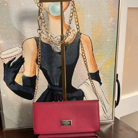 TOD’S Long Flap Continental wallet in Deep Pink. Made in Italy. - Picture 12 of 14